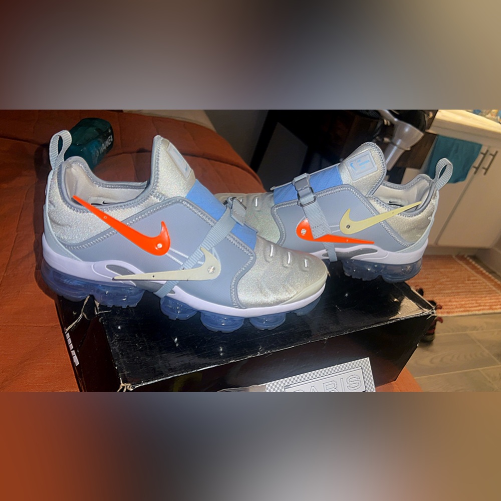 Nike VaporMax Plus 'On Air: Paris Works in Progress' 7.5 Mens/ 9 Woman